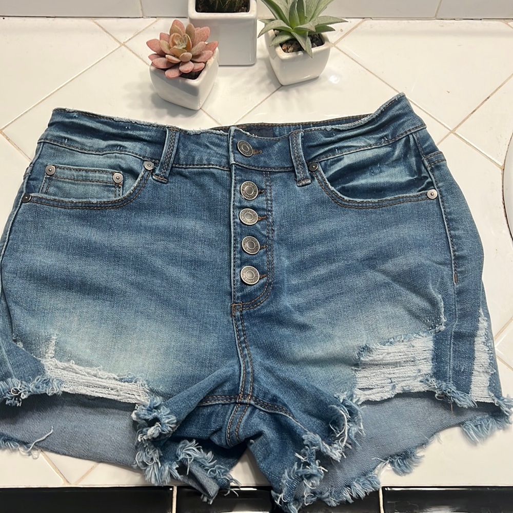 Cute jean shorts